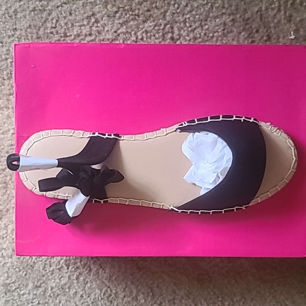 Shoe Dazzle Sandals - Size 9.5 - Black